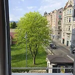 Center Near Presidency