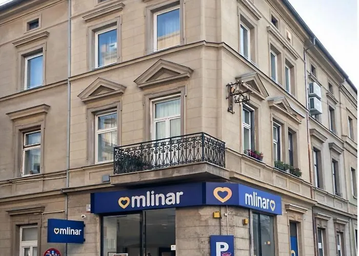 Center Near Presidency Apartment *