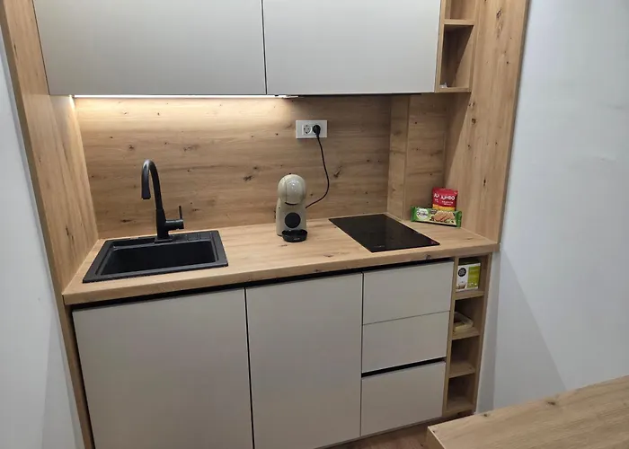 Center Near Presidency